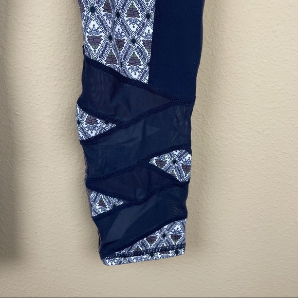 EUC athleta Mantra Capri Navy Multi Print sheer S - Picture 5 of 8